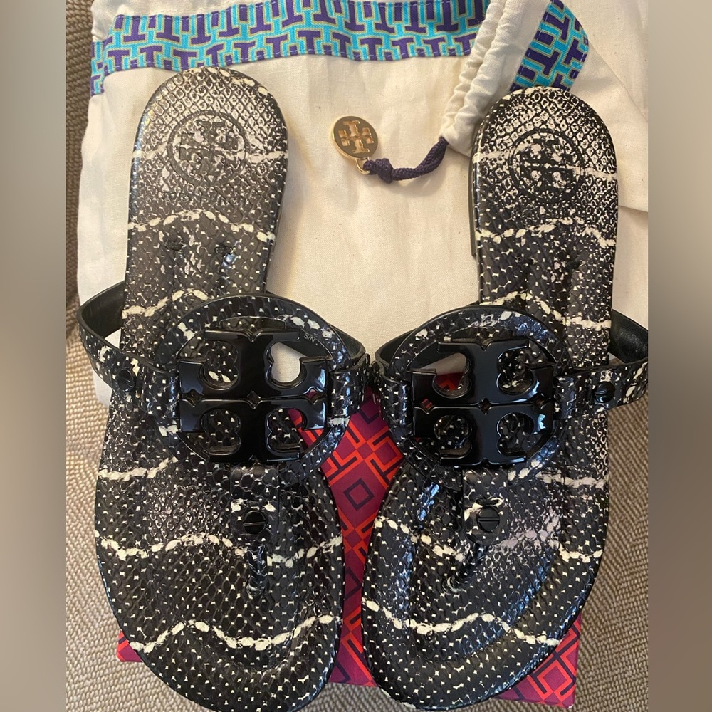 Tory Burch black/ivory size 7